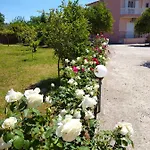 Apartmán Secret Garden τemeni Aígio