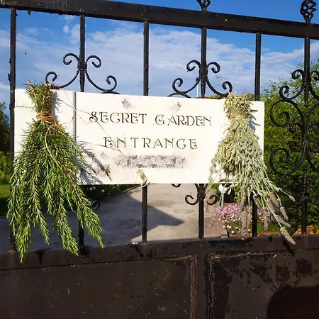 Apartment Secret Garden Aigio