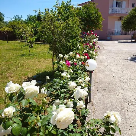 Apartment Secret Garden Aigio